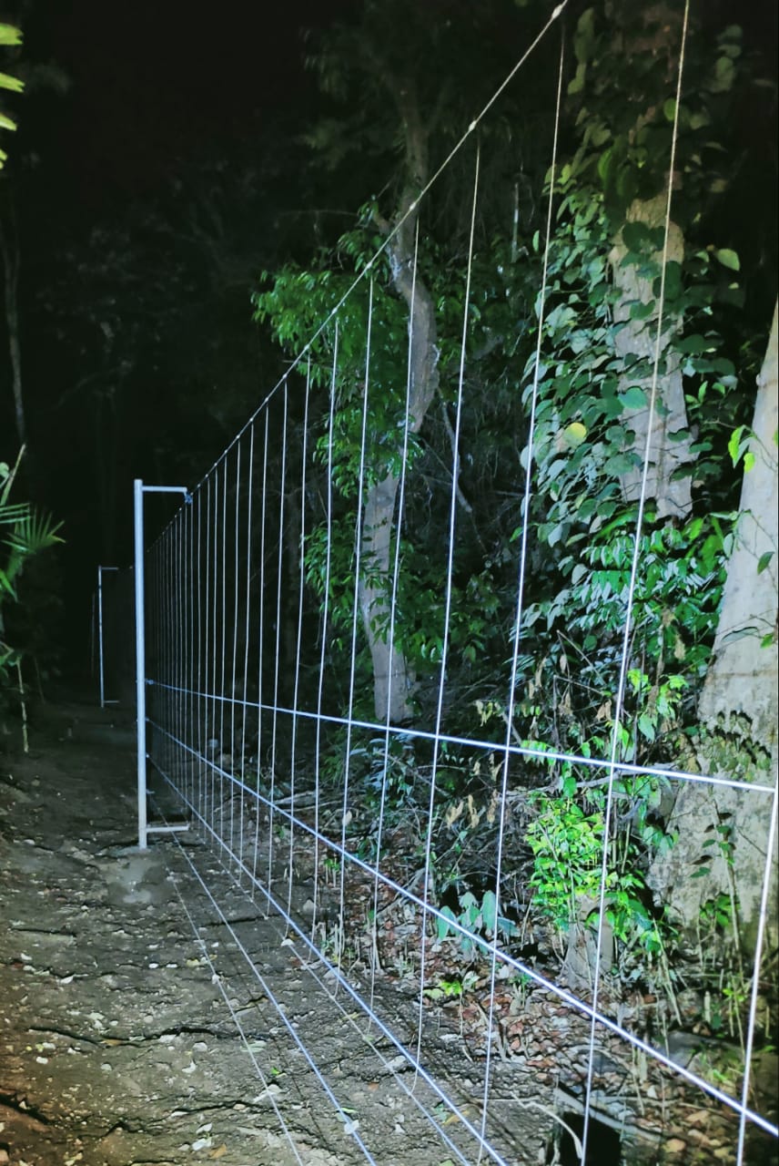 Hanging Fencing by Electrotech Solar
